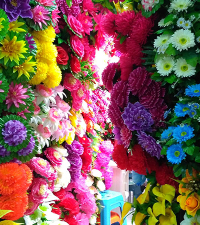 Почему не стоит покупать на Радоницу искусственные цветы. Советы православных экологов